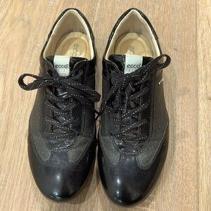 Ecco Women's Black Lace-Up Sneakers